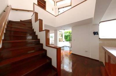 ALQUILER DE LINDA CASA DE 3 PISOS EN PIMENTEL